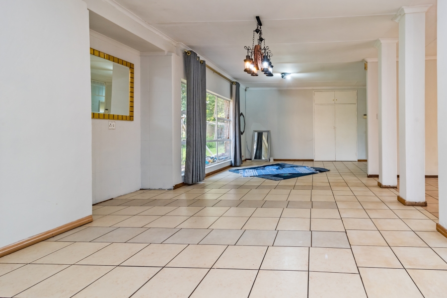 4 Bedroom Property for Sale in Hennopspark Gauteng
