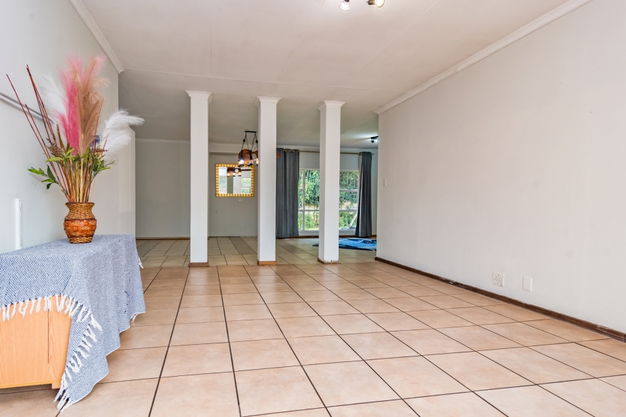 4 Bedroom Property for Sale in Hennopspark Gauteng