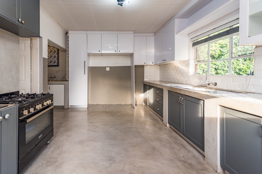 4 Bedroom Property for Sale in Hennopspark Gauteng