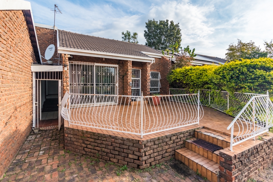 4 Bedroom Property for Sale in Hennopspark Gauteng