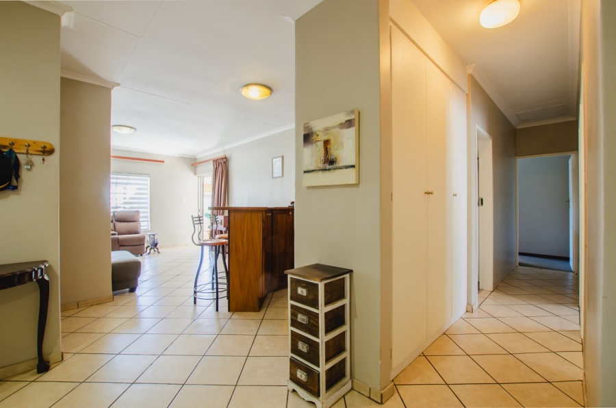 3 Bedroom Property for Sale in Eldoraigne Gauteng