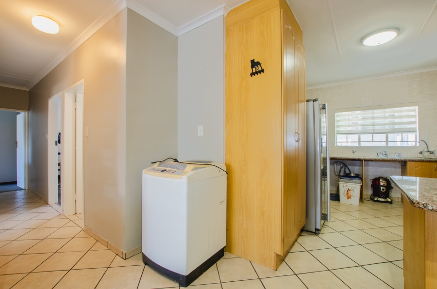 3 Bedroom Property for Sale in Eldoraigne Gauteng