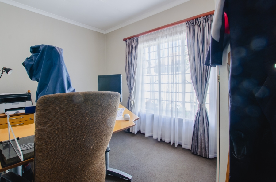 3 Bedroom Property for Sale in Eldoraigne Gauteng
