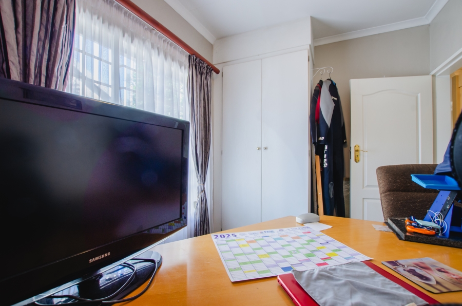 3 Bedroom Property for Sale in Eldoraigne Gauteng