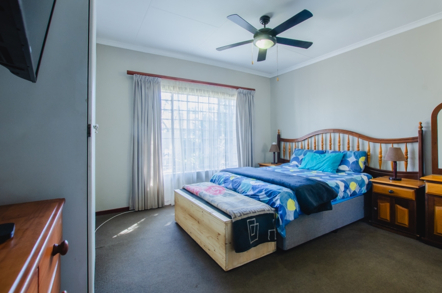 3 Bedroom Property for Sale in Eldoraigne Gauteng