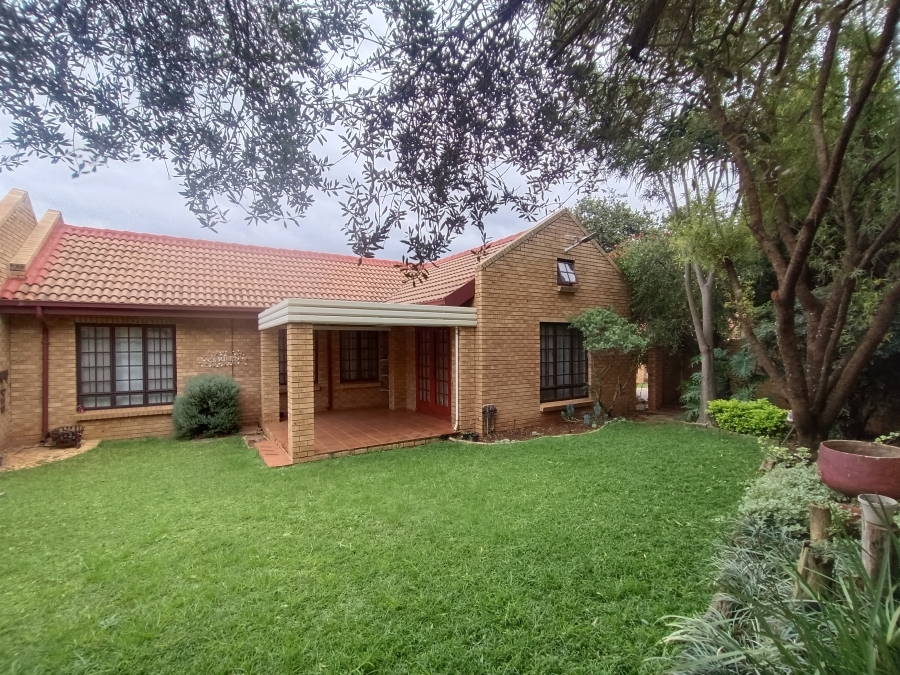 3 Bedroom Property for Sale in Clubview Gauteng