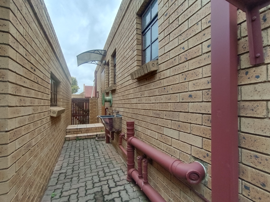 3 Bedroom Property for Sale in Clubview Gauteng