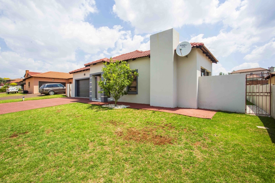 3 Bedroom Property for Sale in Monavoni Gauteng