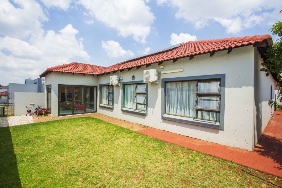 3 Bedroom Property for Sale in Monavoni Gauteng