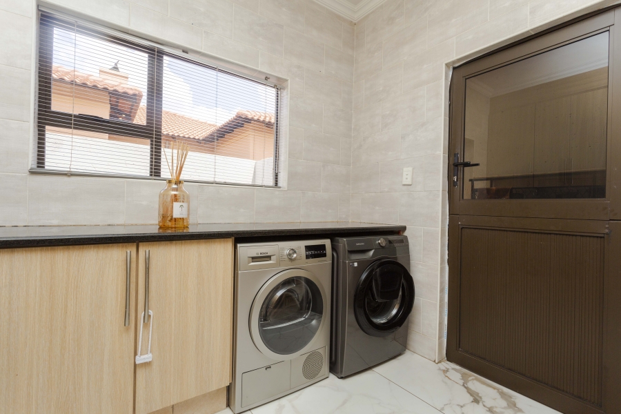 3 Bedroom Property for Sale in Monavoni Gauteng