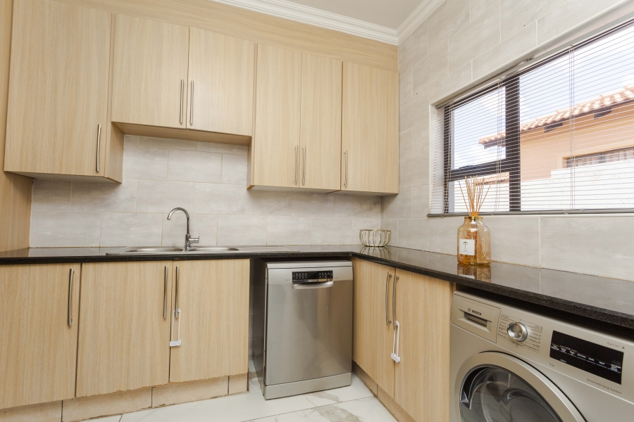 3 Bedroom Property for Sale in Monavoni Gauteng