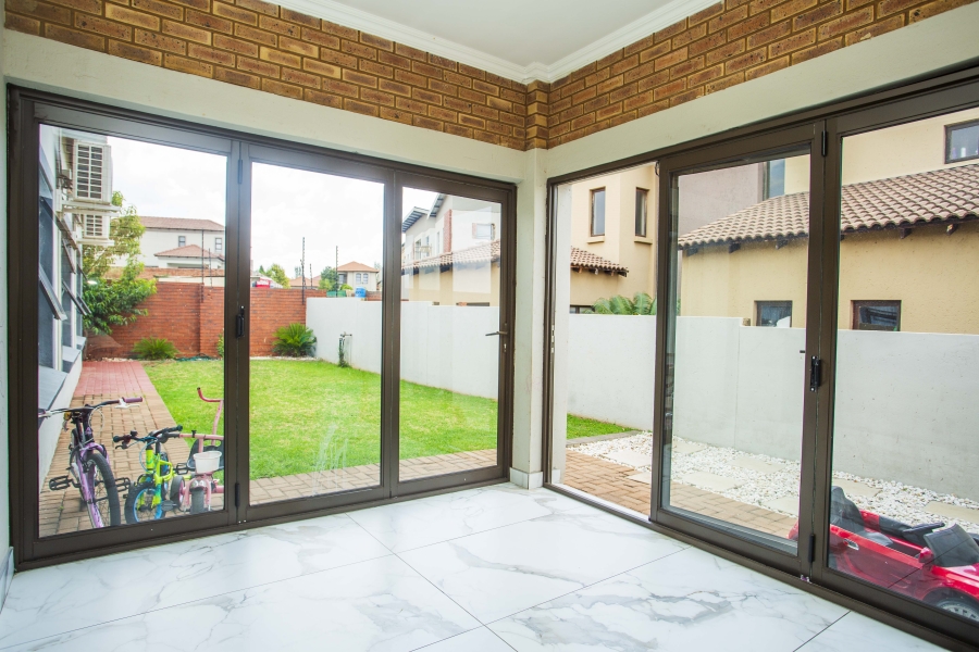 3 Bedroom Property for Sale in Monavoni Gauteng