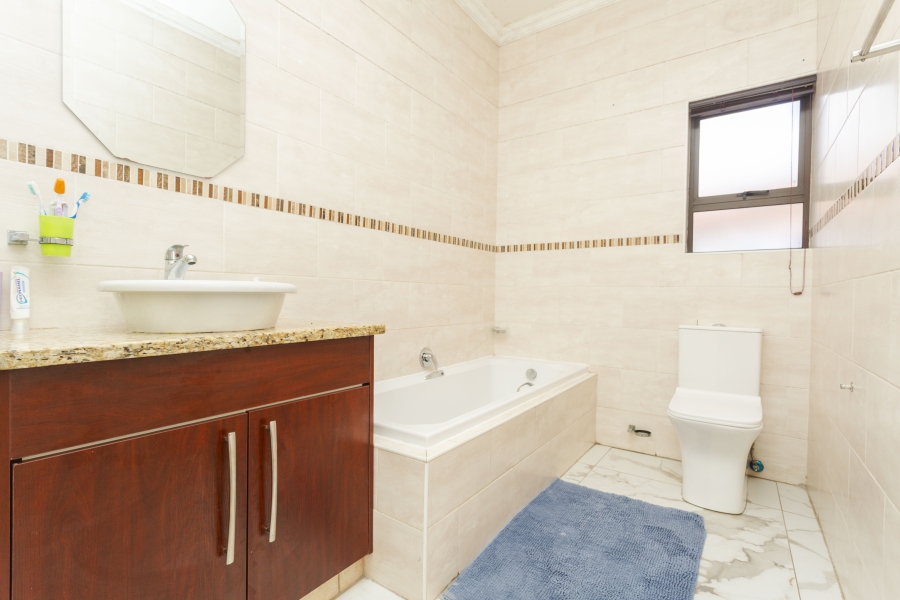 3 Bedroom Property for Sale in Monavoni Gauteng