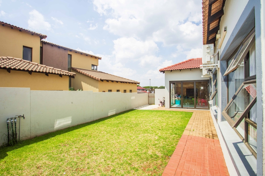 3 Bedroom Property for Sale in Monavoni Gauteng