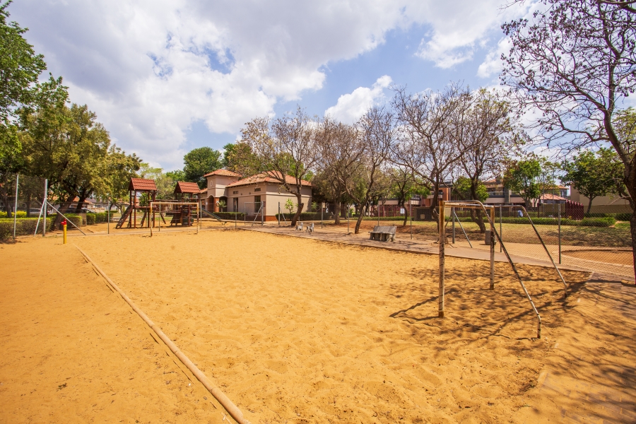 3 Bedroom Property for Sale in Monavoni Gauteng