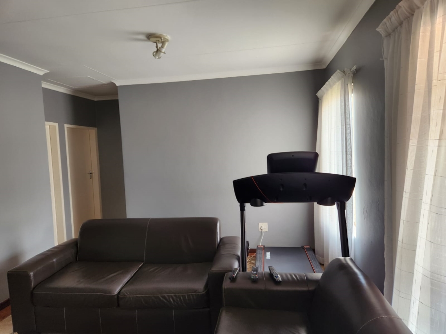 To Let 2 Bedroom Property for Rent in Mooikloof Ridge Gauteng