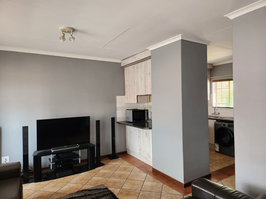 To Let 2 Bedroom Property for Rent in Mooikloof Ridge Gauteng