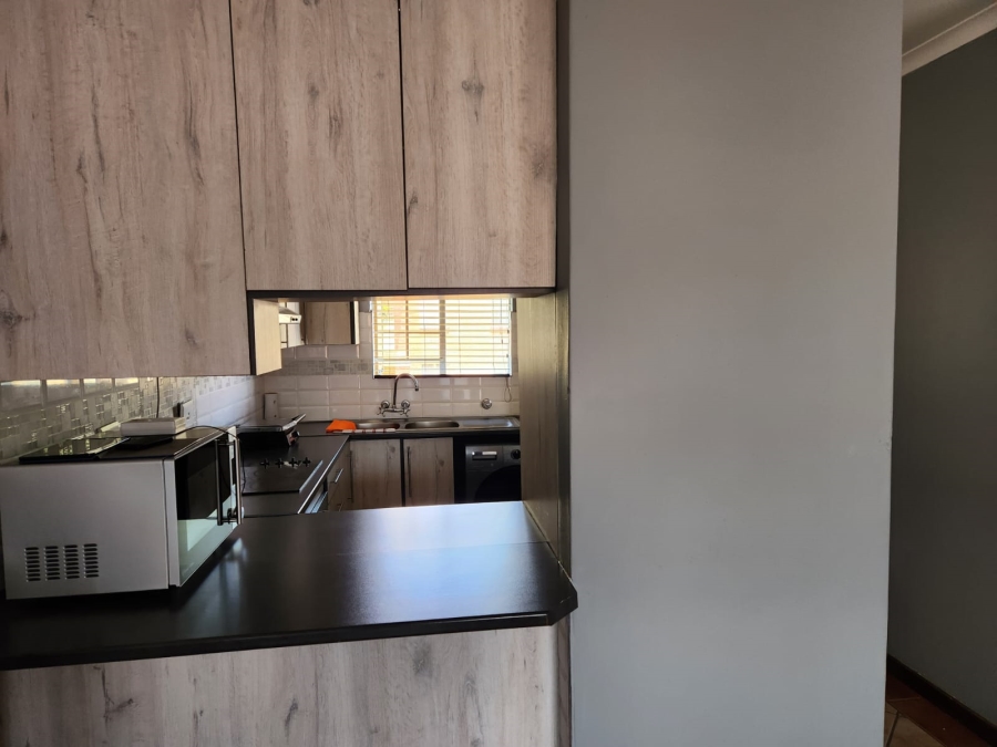 To Let 2 Bedroom Property for Rent in Mooikloof Ridge Gauteng