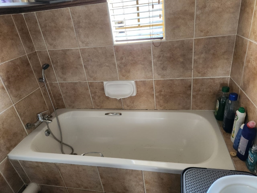 To Let 2 Bedroom Property for Rent in Mooikloof Ridge Gauteng
