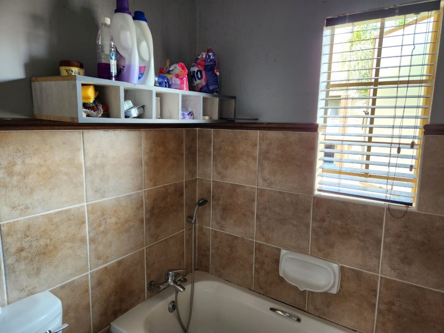 To Let 2 Bedroom Property for Rent in Mooikloof Ridge Gauteng