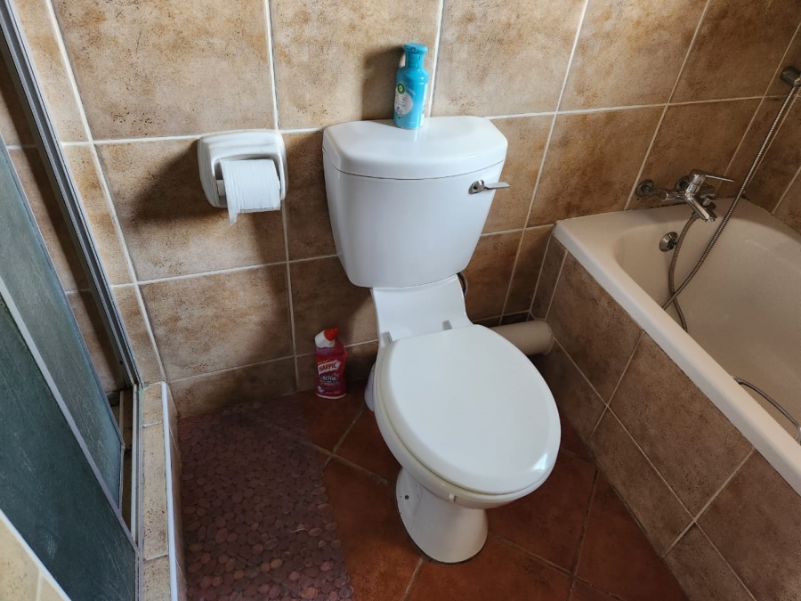 To Let 2 Bedroom Property for Rent in Mooikloof Ridge Gauteng