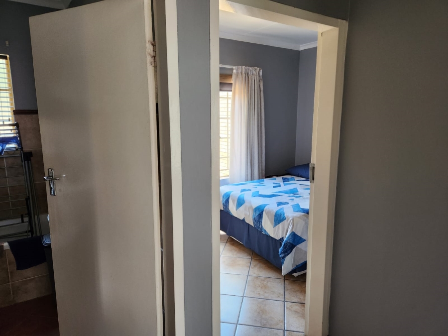 To Let 2 Bedroom Property for Rent in Mooikloof Ridge Gauteng
