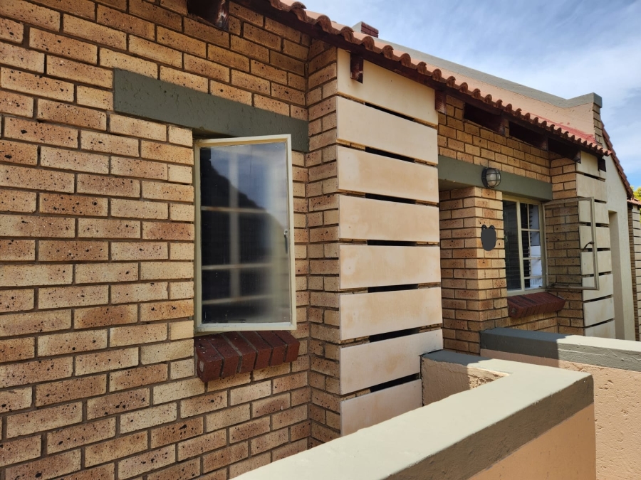 To Let 2 Bedroom Property for Rent in Mooikloof Ridge Gauteng