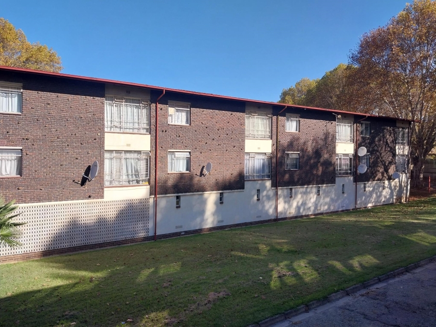 2 Bedroom Property for Sale in Paarlshoop Gauteng