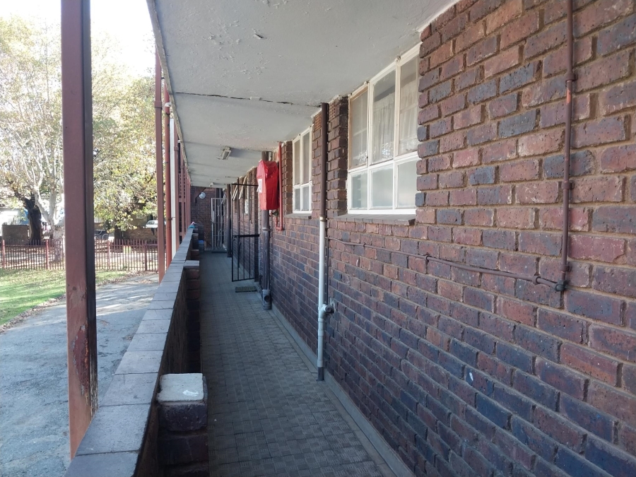 2 Bedroom Property for Sale in Paarlshoop Gauteng
