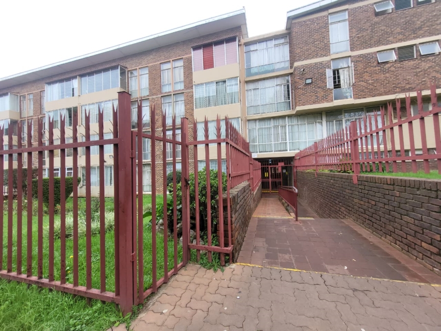 2 Bedroom Property for Sale in Florida Gauteng