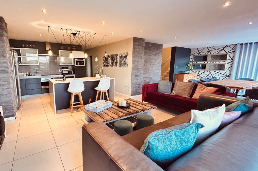 4 Bedroom Property for Sale in Waterkloof Ridge Gauteng