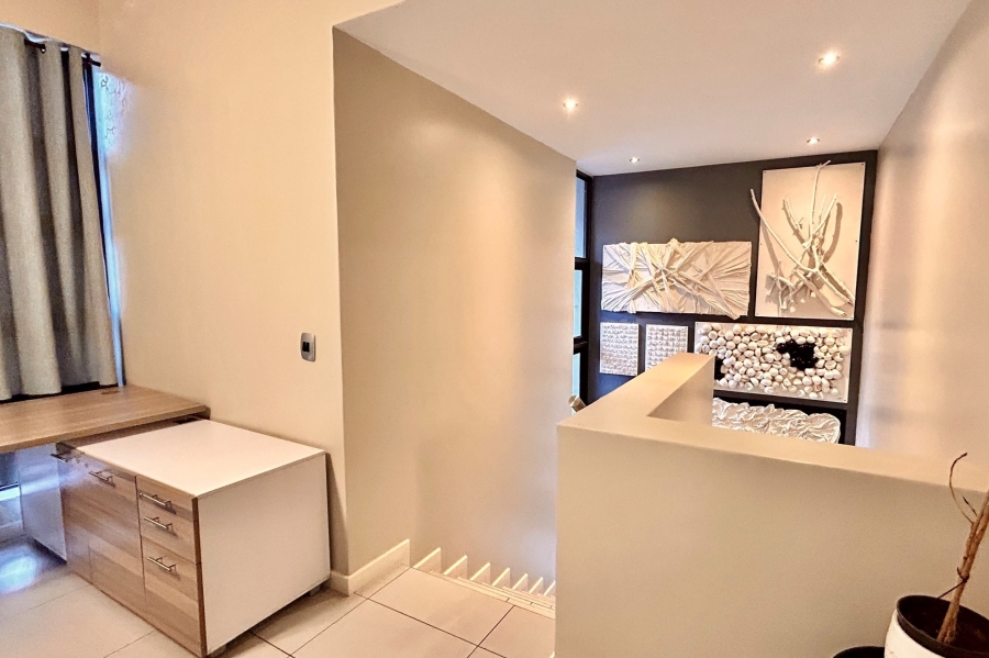 4 Bedroom Property for Sale in Waterkloof Ridge Gauteng