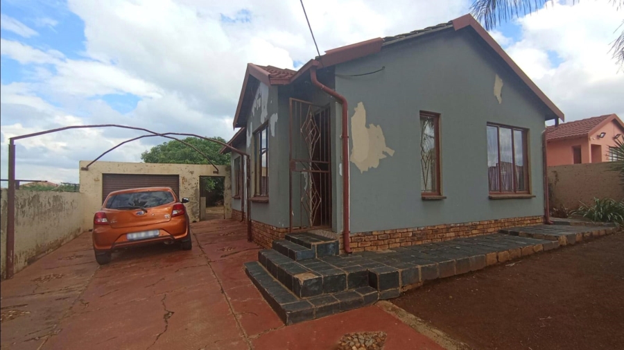 3 Bedroom Property for Sale in Lotus Gardens Gauteng