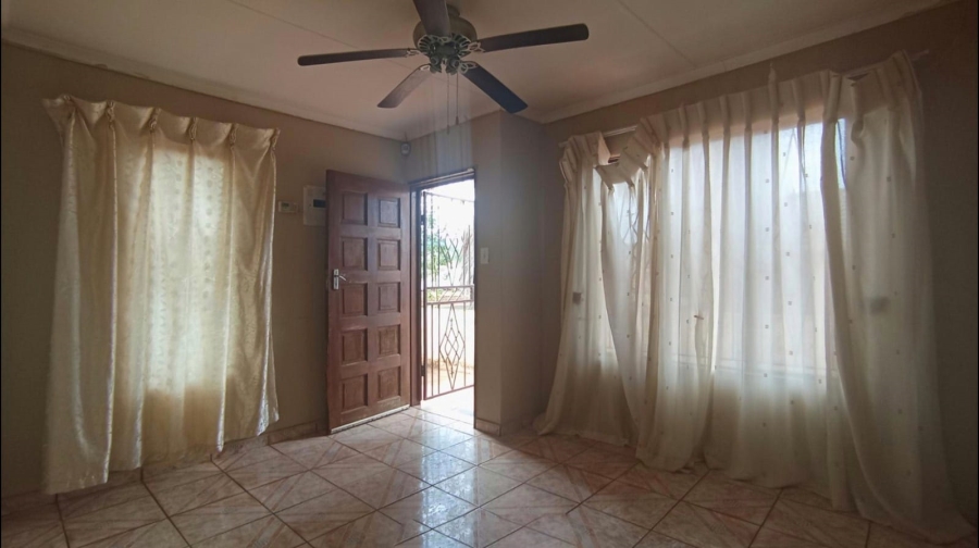 3 Bedroom Property for Sale in Lotus Gardens Gauteng