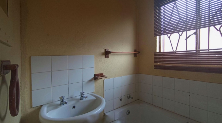 3 Bedroom Property for Sale in Lotus Gardens Gauteng