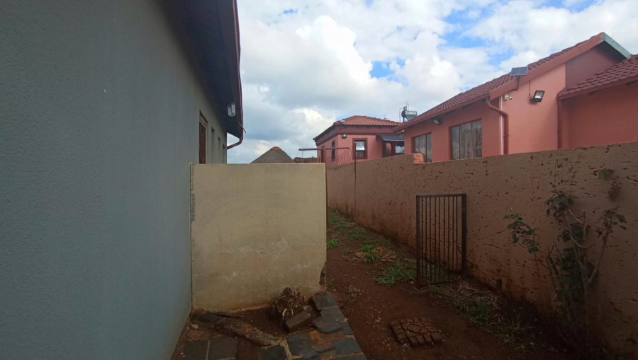 3 Bedroom Property for Sale in Lotus Gardens Gauteng