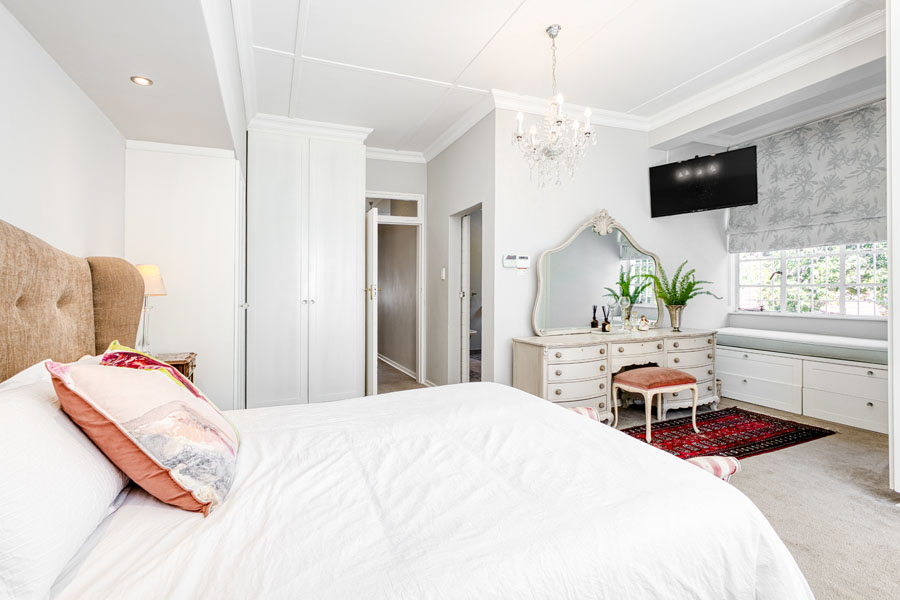 4 Bedroom Property for Sale in Linden Gauteng