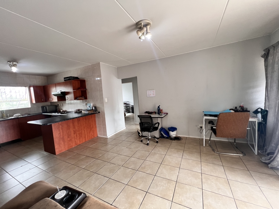 2 Bedroom Property for Sale in Vorna Valley Gauteng