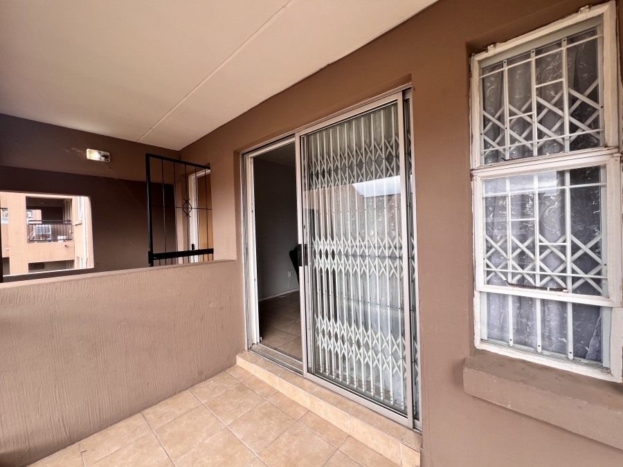 2 Bedroom Property for Sale in Vorna Valley Gauteng