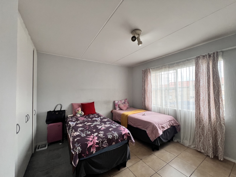 2 Bedroom Property for Sale in Vorna Valley Gauteng