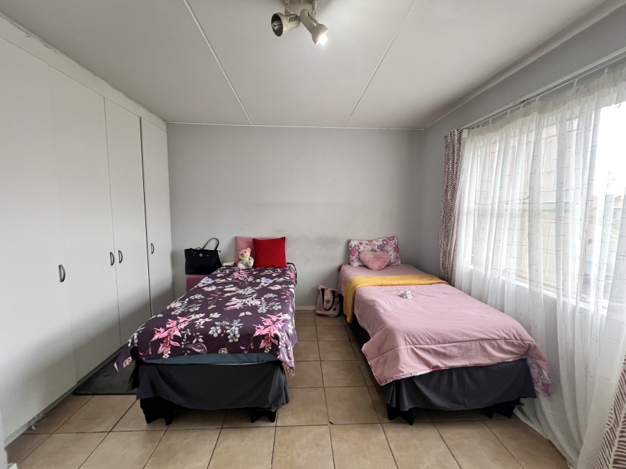 2 Bedroom Property for Sale in Vorna Valley Gauteng