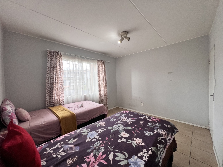 2 Bedroom Property for Sale in Vorna Valley Gauteng