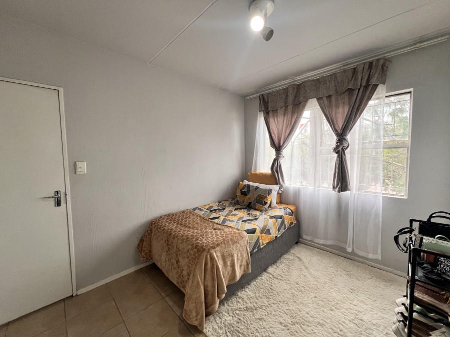 2 Bedroom Property for Sale in Vorna Valley Gauteng