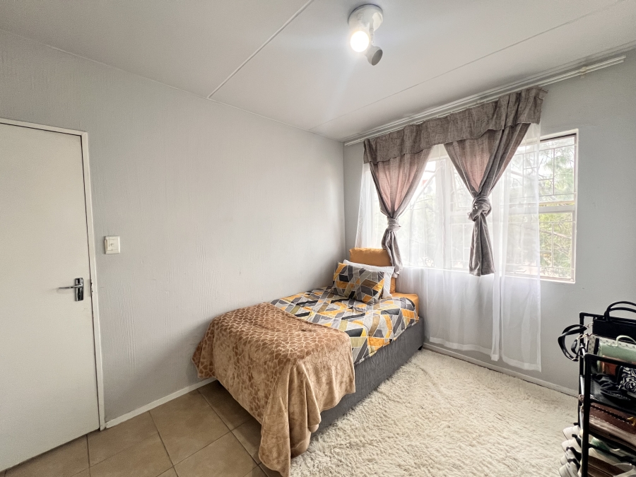 2 Bedroom Property for Sale in Vorna Valley Gauteng
