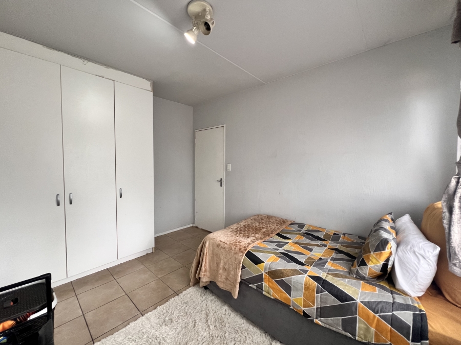 2 Bedroom Property for Sale in Vorna Valley Gauteng