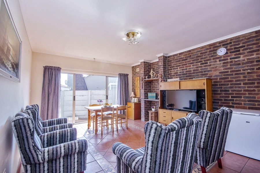 To Let 2 Bedroom Property for Rent in Linden Gauteng