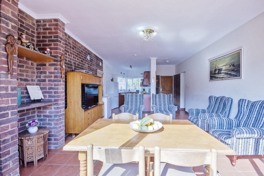 To Let 2 Bedroom Property for Rent in Linden Gauteng