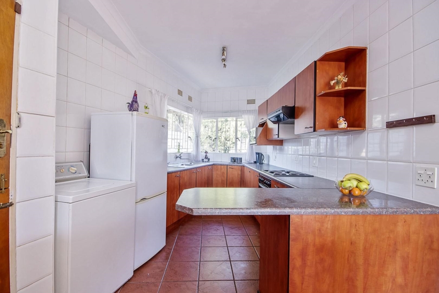 To Let 2 Bedroom Property for Rent in Linden Gauteng