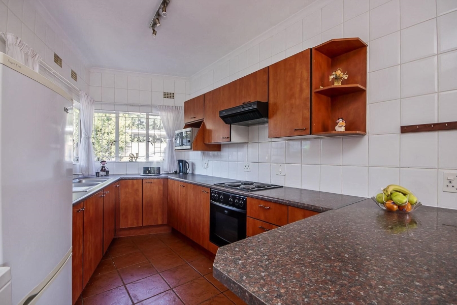 To Let 2 Bedroom Property for Rent in Linden Gauteng