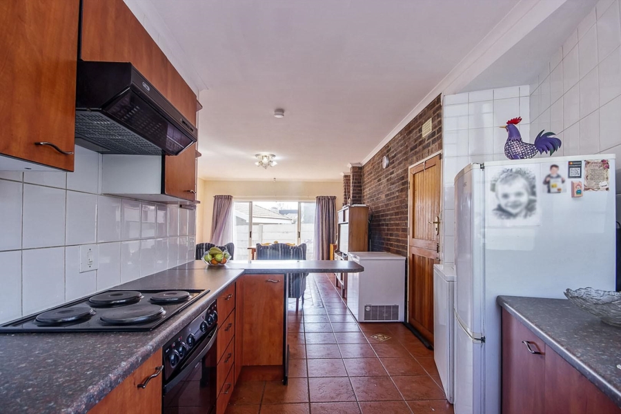 To Let 2 Bedroom Property for Rent in Linden Gauteng